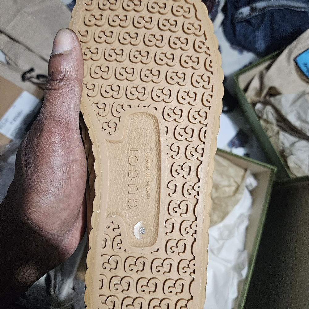 Gucci sneakers size 9 - Picture 8 of 8